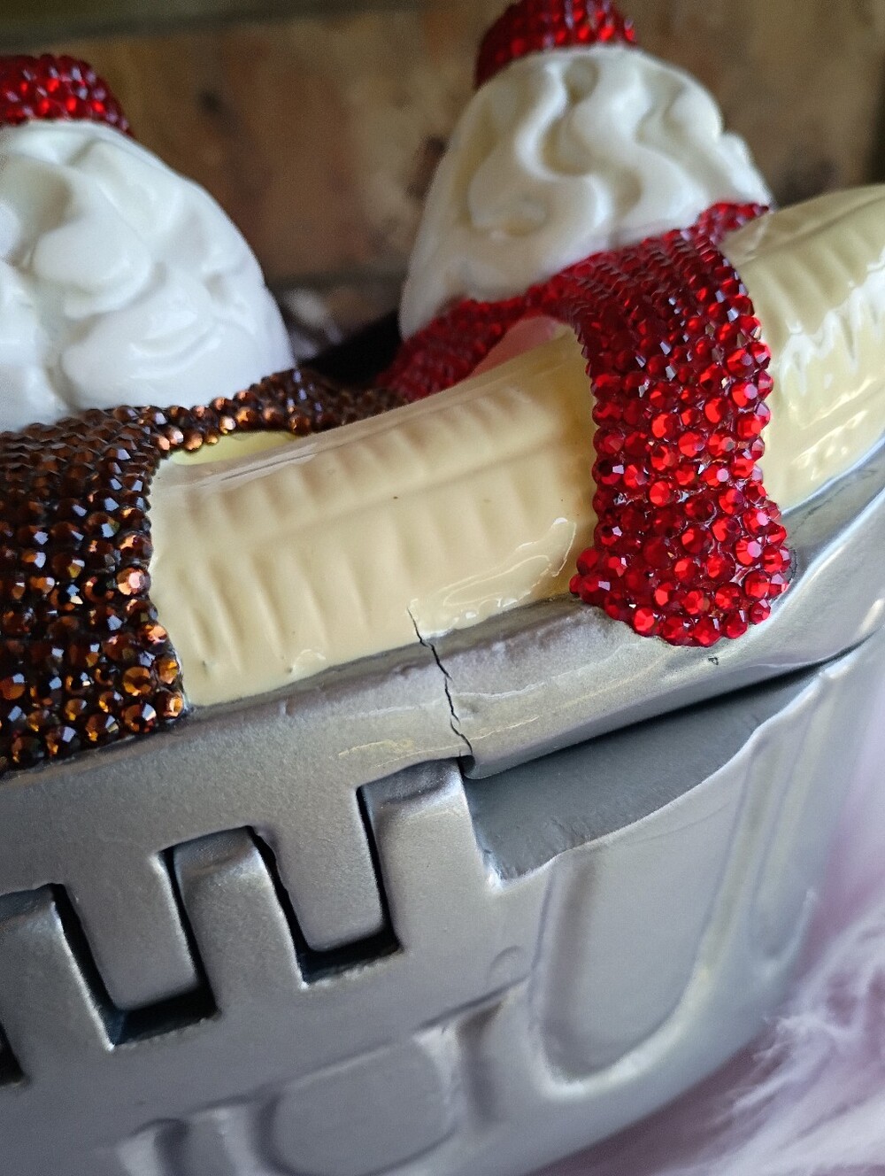 Wow! Rare NEW Timmy Woods Swarovski Crystal Wooden Banana Split Ice Cream Bag - Picture 8 of 16